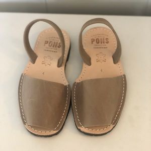 Girls size 4, Pons